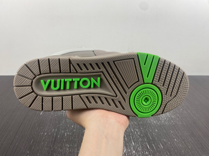 L1VV TRAINER
