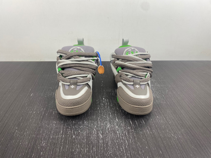 L1VV TRAINER