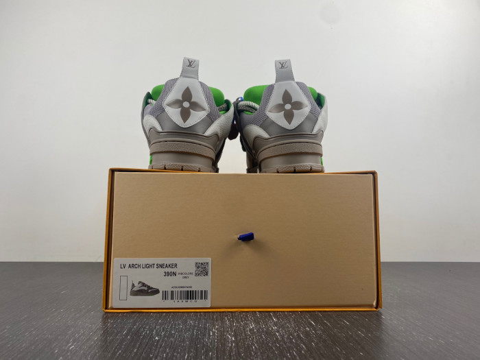 L1VV TRAINER