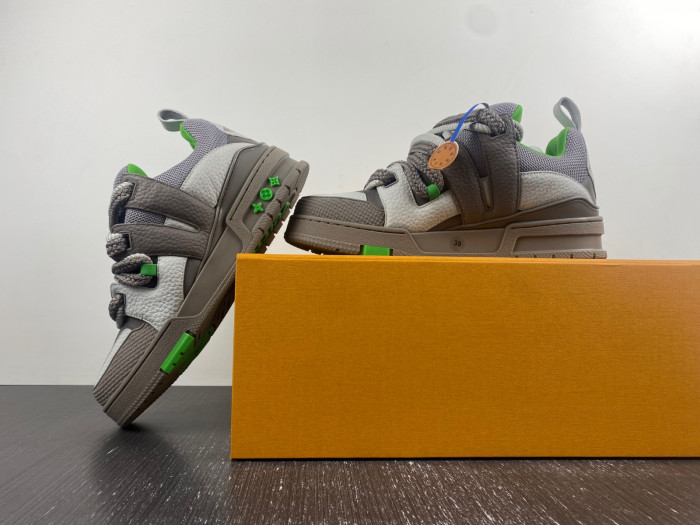 L1VV TRAINER