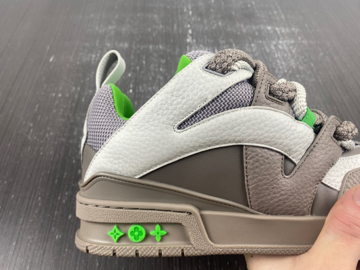 L1VV TRAINER
