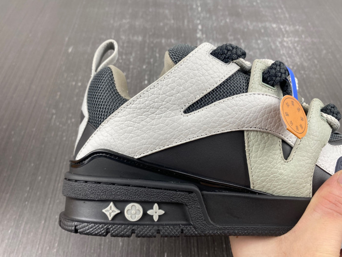 L1VV TRAINER