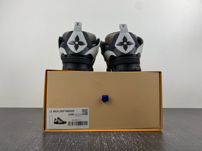 L1VV TRAINER