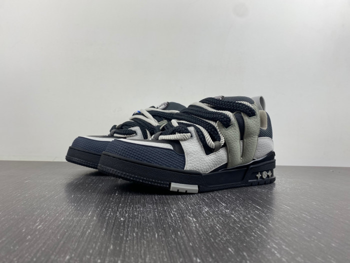 L1VV TRAINER