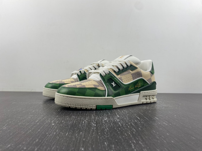 L1VV TRAINER