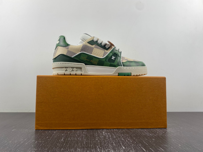 L1VV TRAINER