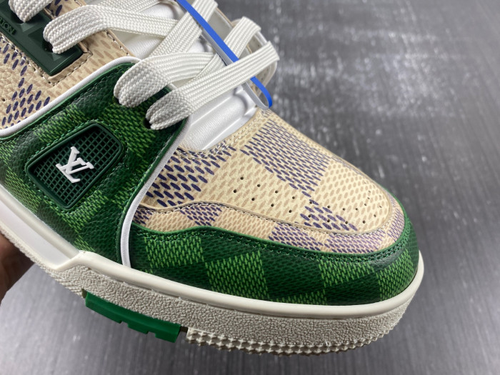 L1VV TRAINER