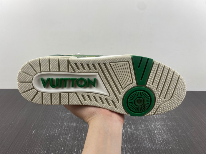 L1VV TRAINER