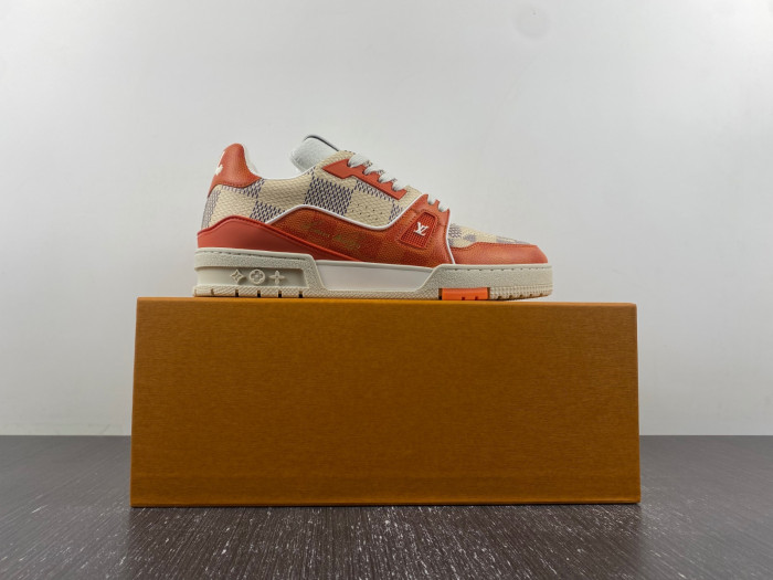 L1VV TRAINER