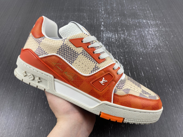 L1VV TRAINER