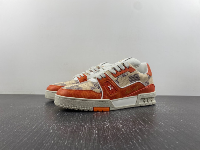 L1VV TRAINER