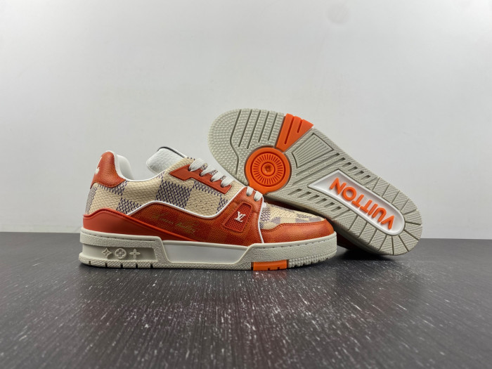 L1VV TRAINER