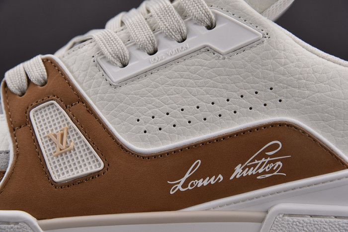 L1VV TRAINER