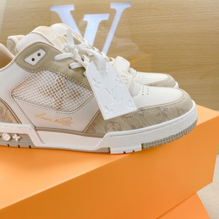 L1VV TRAINER