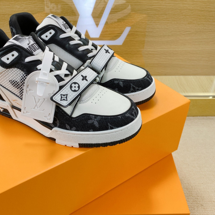 L1VV TRAINER