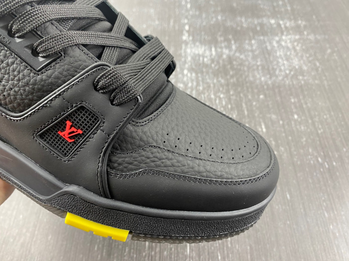 L1VV TRAINER