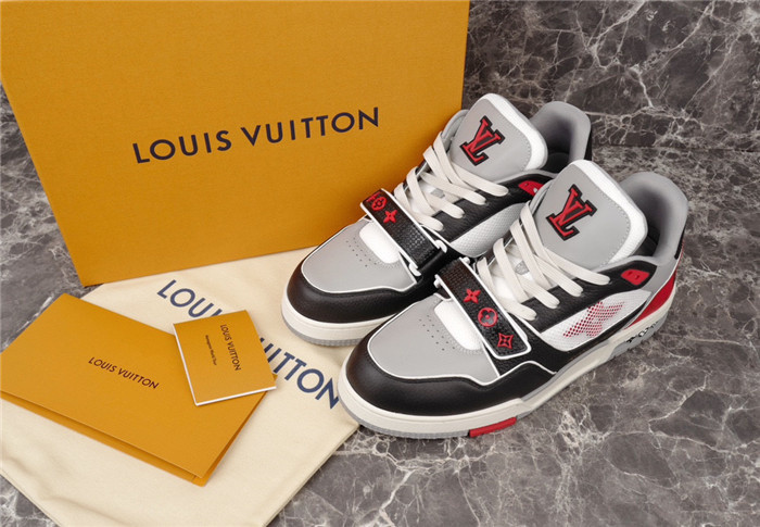 L1VV TRAINER