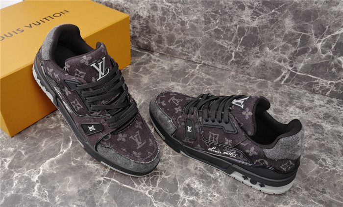 L1VV TRAINER