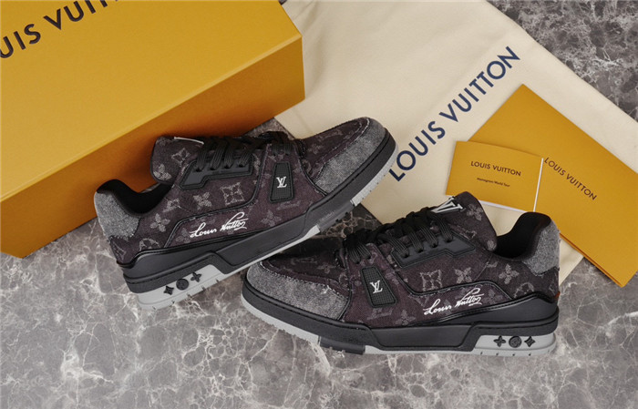 L1VV TRAINER