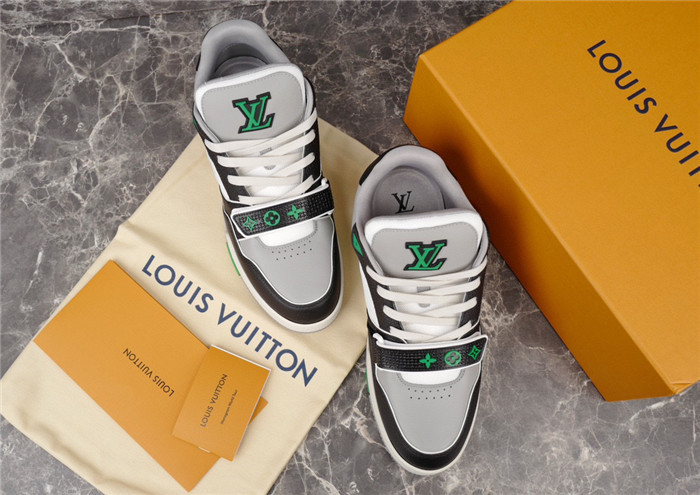 L1VV TRAINER