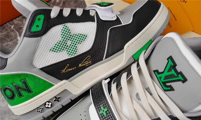 L1VV TRAINER