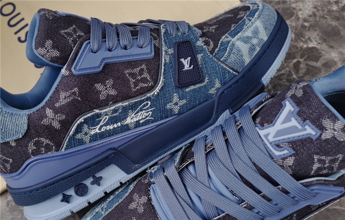 L1VV TRAINER