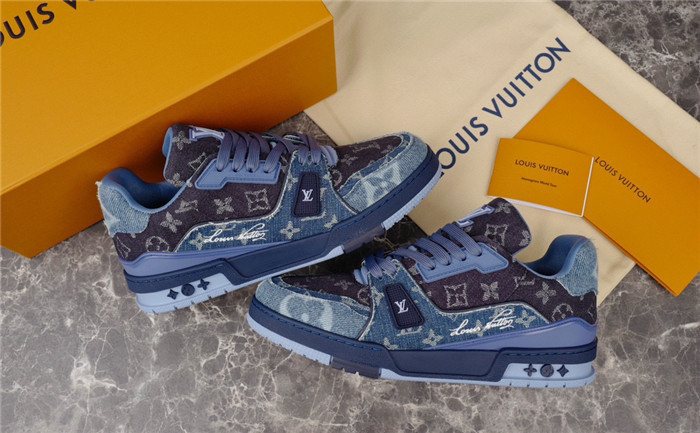 L1VV TRAINER