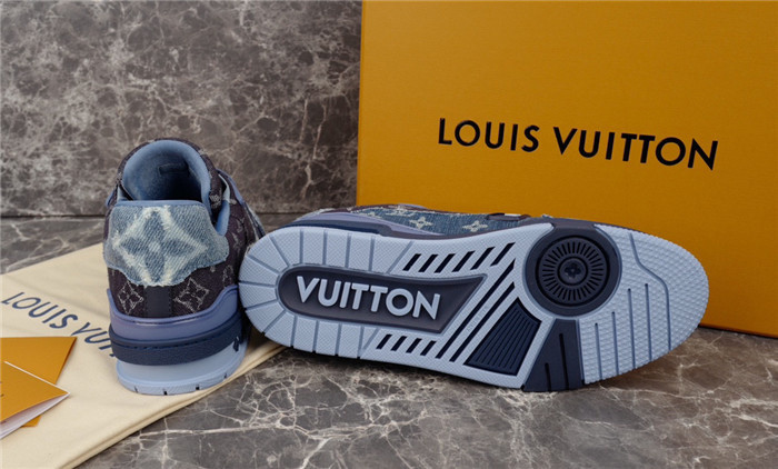 L1VV TRAINER