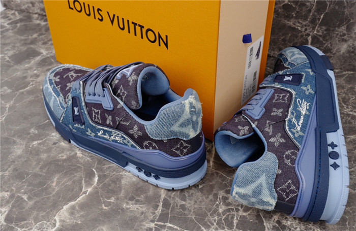 L1VV TRAINER