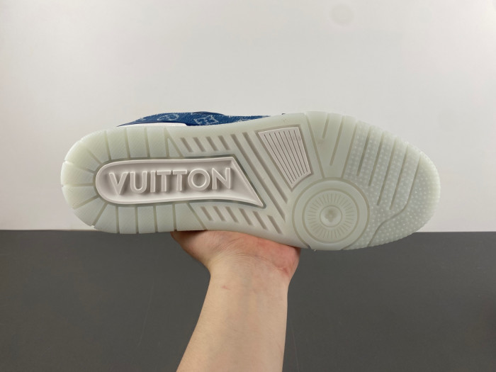 L1VV TRAINER