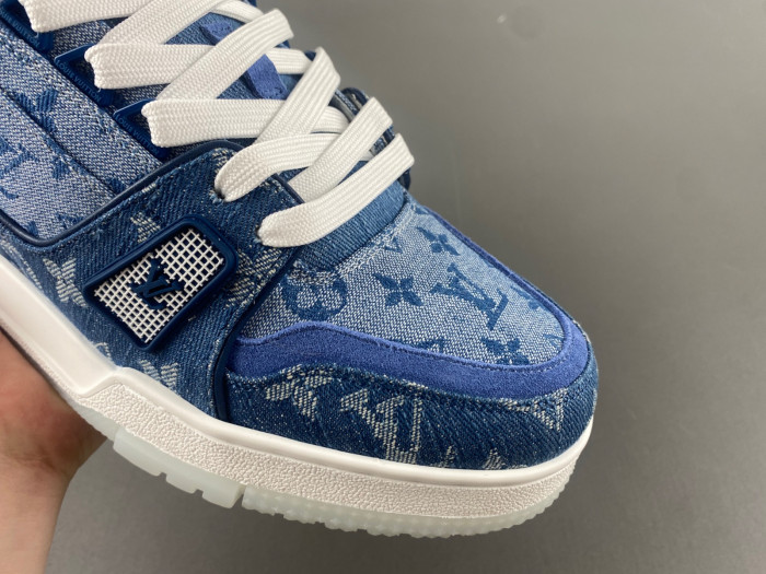 L1VV TRAINER