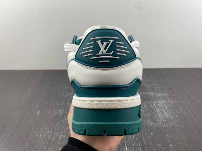 L1VV TRAINER