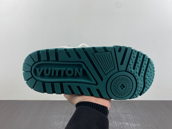 L1VV TRAINER