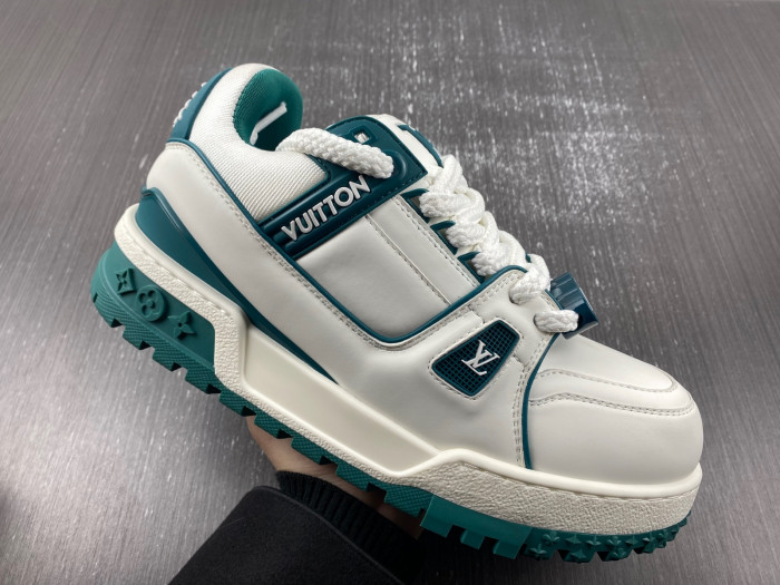 L1VV TRAINER