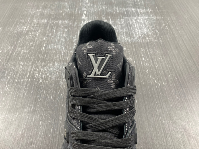 L1VV TRAINER