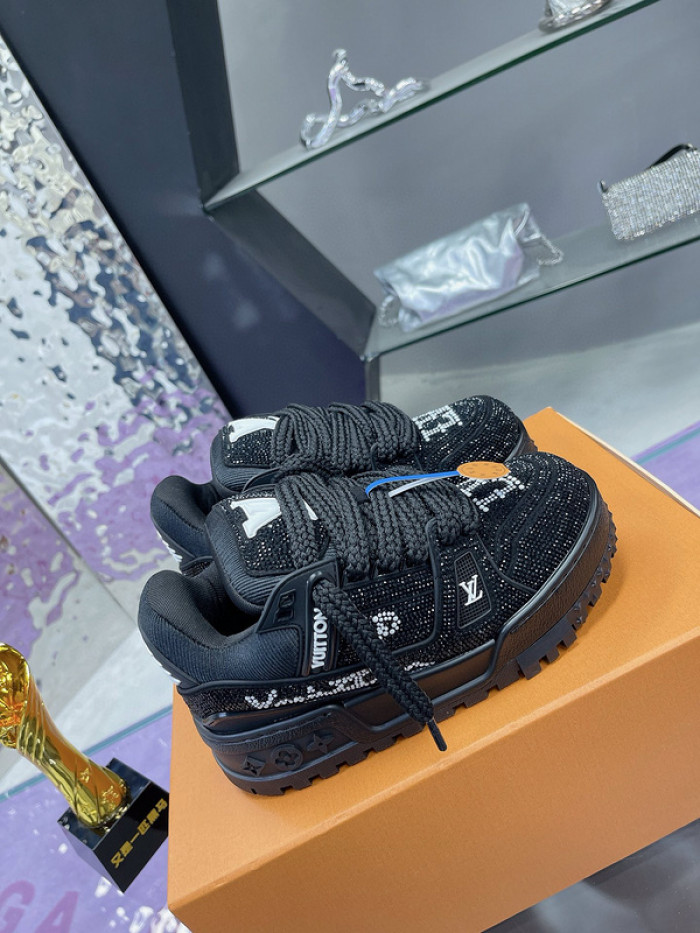 L1VV TRAINER