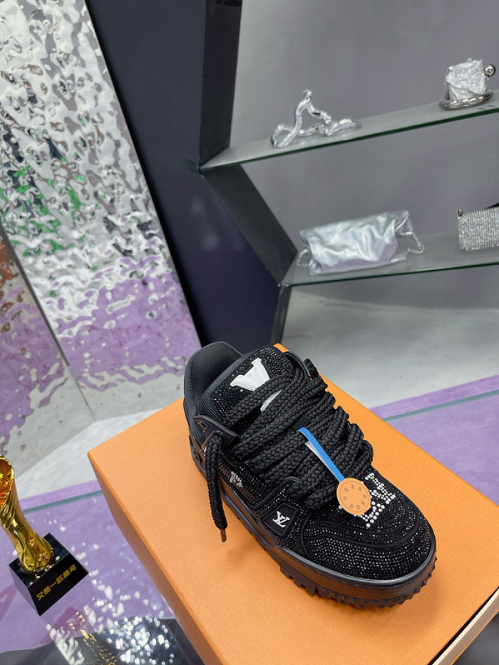 L1VV TRAINER