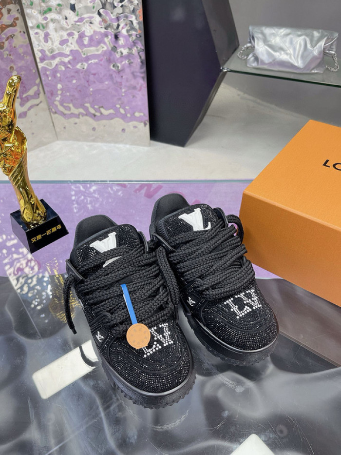 L1VV TRAINER