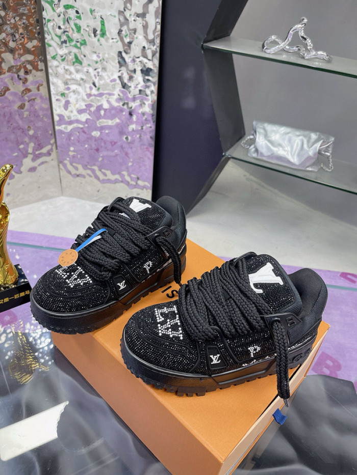 L1VV TRAINER