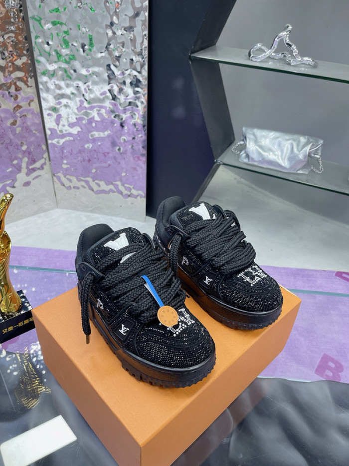 L1VV TRAINER