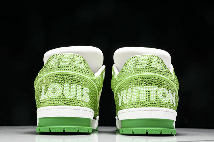 L1VV TRAINER
