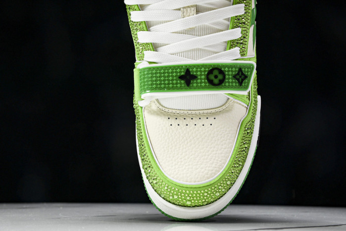L1VV TRAINER