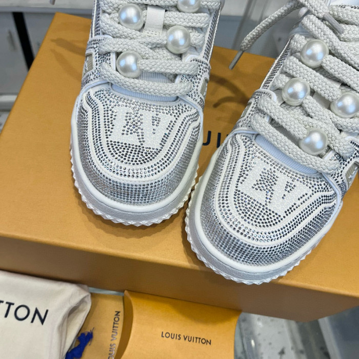 L1VV TRAINER