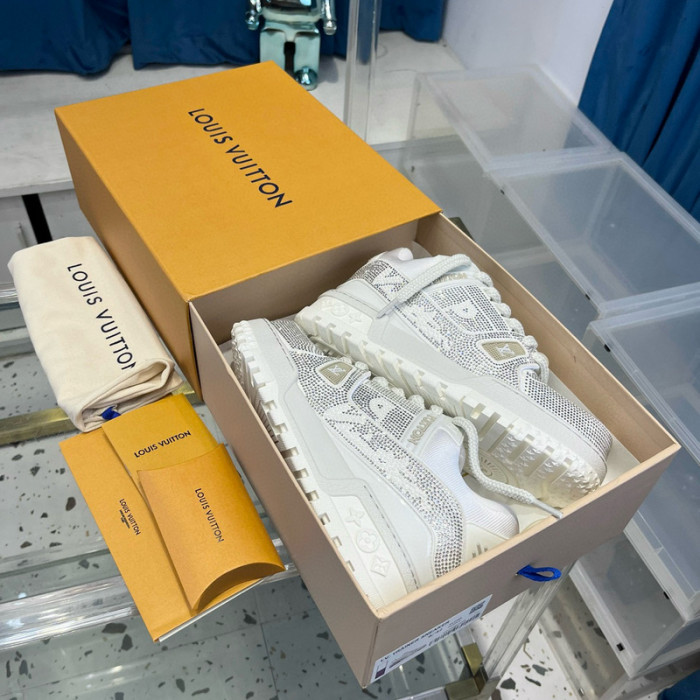 L1VV TRAINER