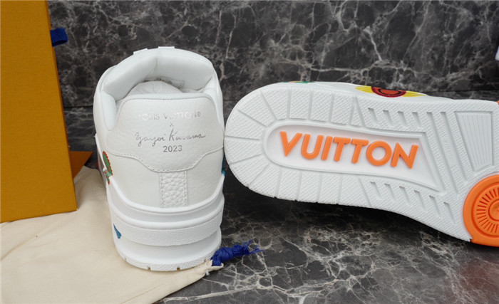 L1VV TRAINER