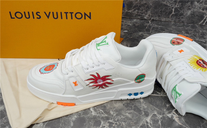 L1VV TRAINER