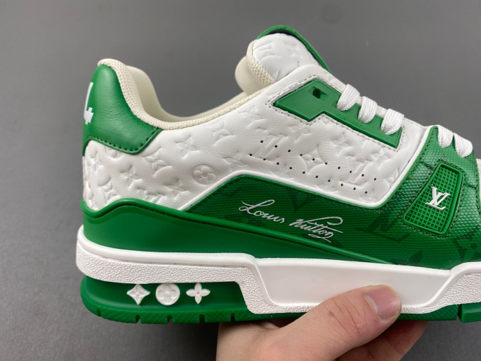 L1VV TRAINER