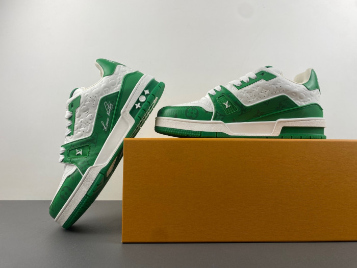 L1VV TRAINER