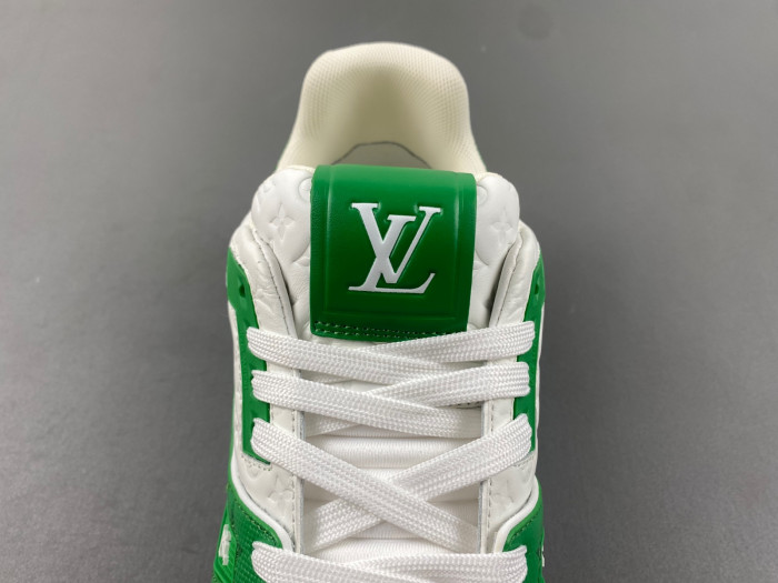 L1VV TRAINER