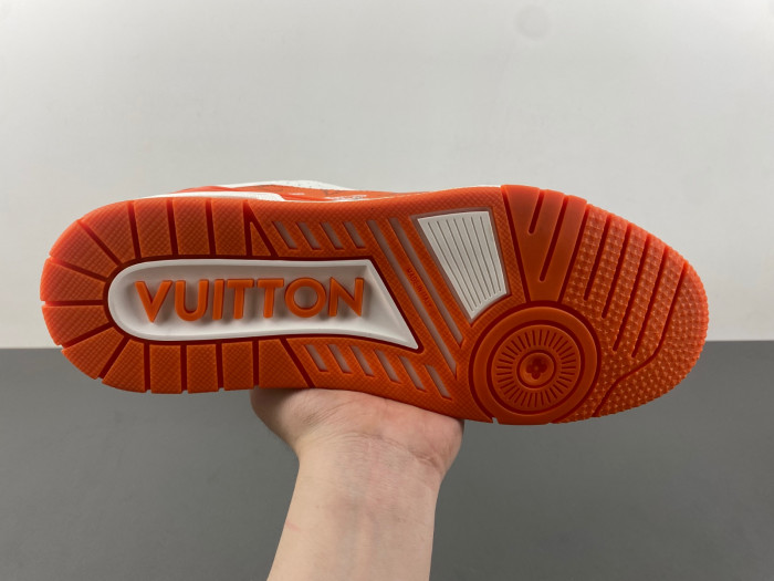 L1VV TRAINER